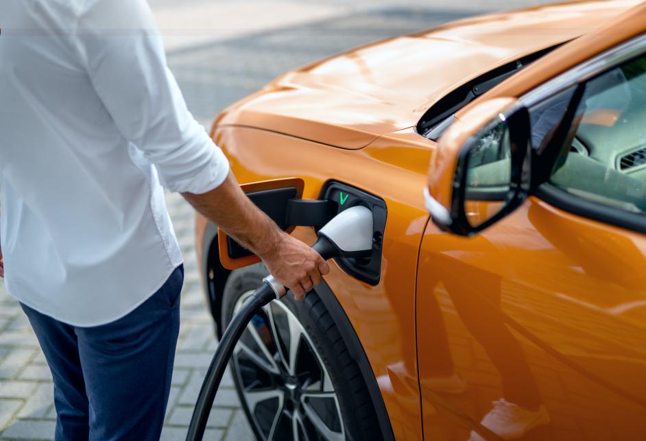 VINFAST SCHLIESST PARTNERSCHAFT MIT PROLOGIUM UND INVESTIERT IN DIE ENTWICKLUNG VON FESTKÖRPERBATTERIEN